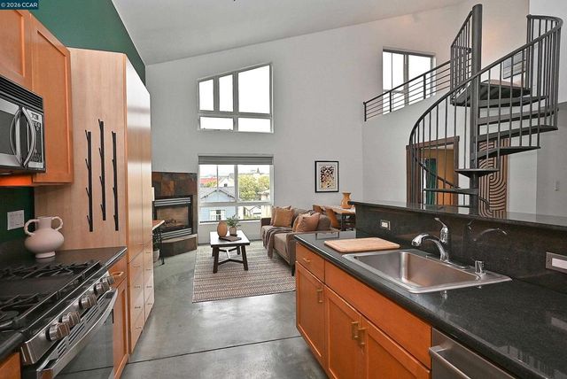 675 675 8Th Street 15, Oakland, CA 94607