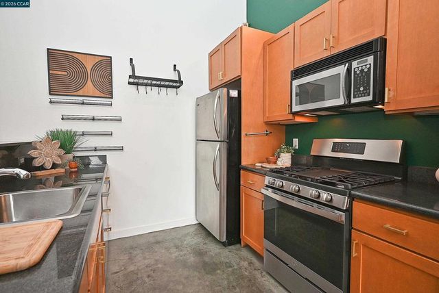 675 675 8Th Street 15, Oakland, CA 94607