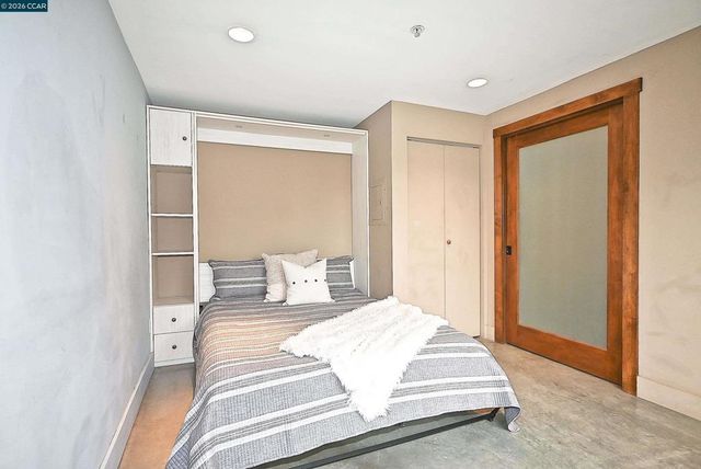 675 675 8Th Street 15, Oakland, CA 94607