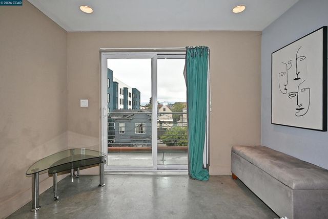 675 675 8Th Street 15, Oakland, CA 94607