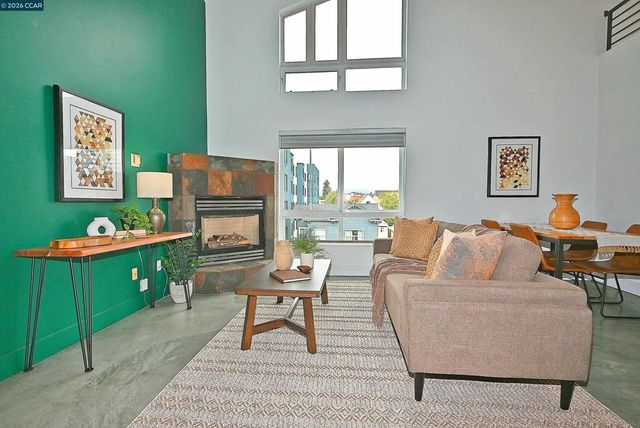 675 675 8Th Street 15, Oakland, CA 94607