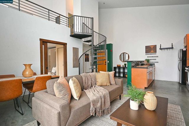 675 675 8Th Street 15, Oakland, CA 94607