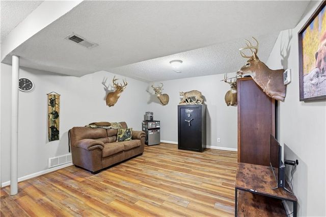 1505 Emerald Circle, Kearney, MO 64060