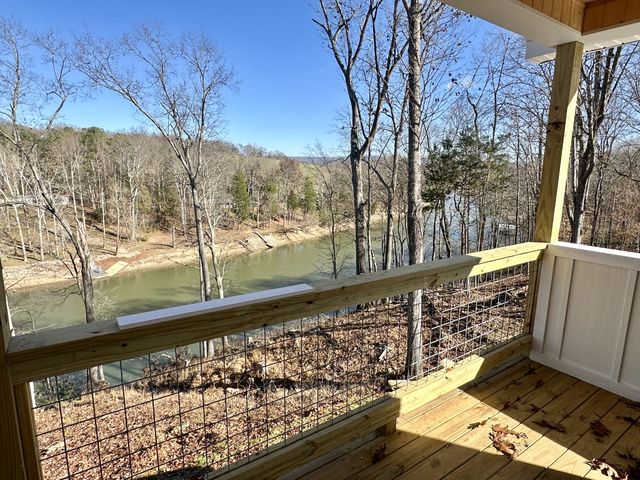 253 River Front Dr, Sparta, TN 38583