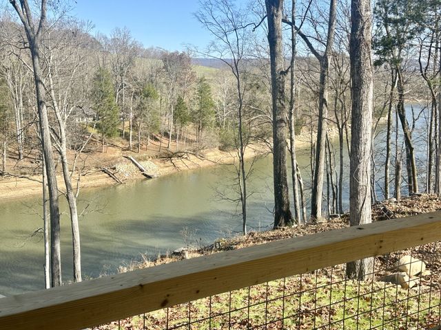 253 River Front Dr, Sparta, TN 38583