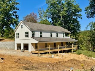 253 River Front Dr, Sparta, TN 38583
