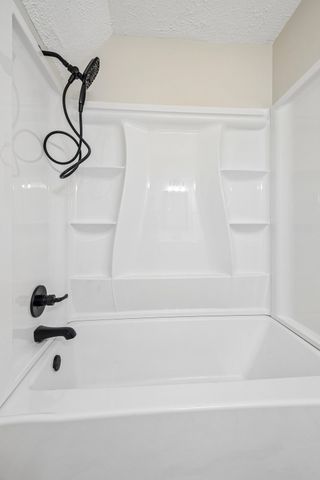 325 Sunny Acre Dr, Mount Juliet, TN 37122