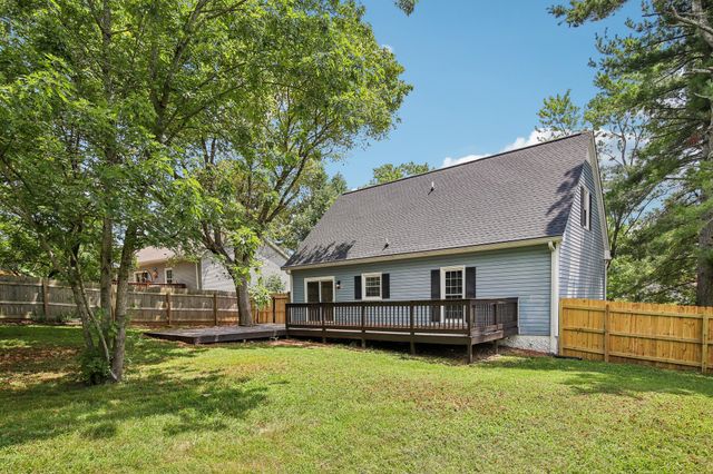 325 Sunny Acre Dr, Mount Juliet, TN 37122