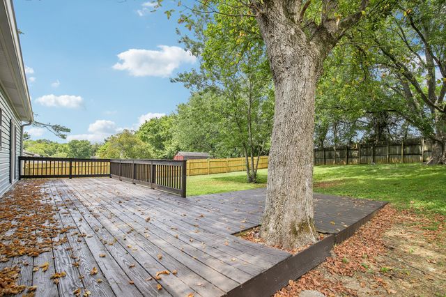 325 Sunny Acre Dr, Mount Juliet, TN 37122