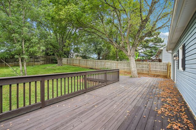 325 Sunny Acre Dr, Mount Juliet, TN 37122