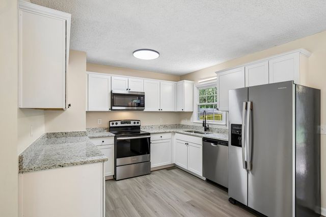 325 Sunny Acre Dr, Mount Juliet, TN 37122