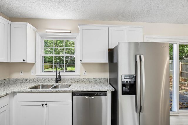 325 Sunny Acre Dr, Mount Juliet, TN 37122