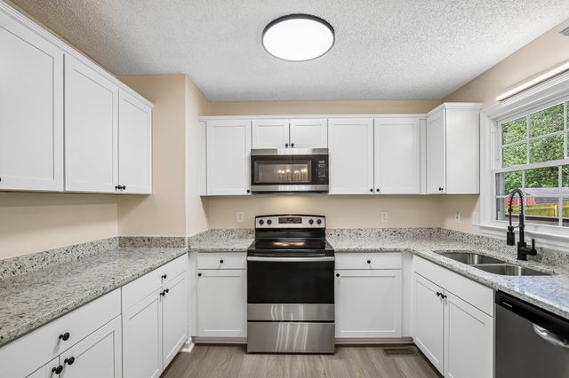 325 Sunny Acre Dr, Mount Juliet, TN 37122