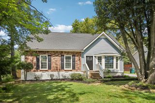 325 Sunny Acre Dr, Mount Juliet, TN 37122