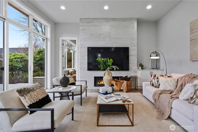 2423 63rd Ave SE, Mercer Island, WA 98040