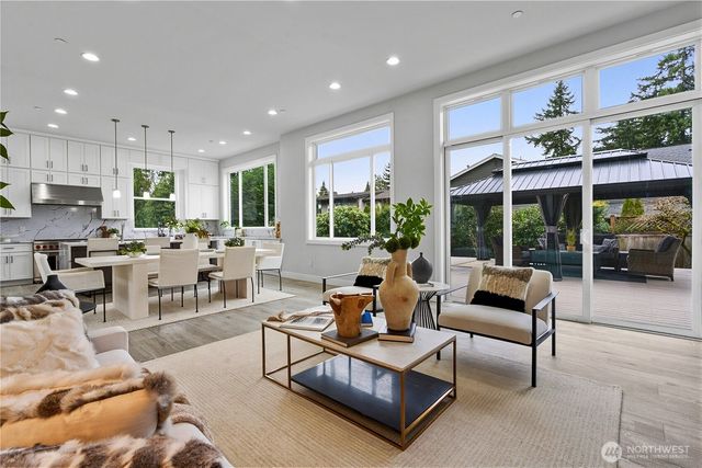 2423 63rd Ave SE, Mercer Island, WA 98040