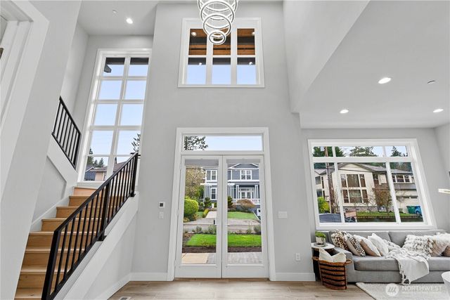 2423 63rd Ave SE, Mercer Island, WA 98040