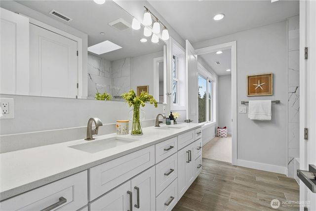 2423 63rd Ave SE, Mercer Island, WA 98040