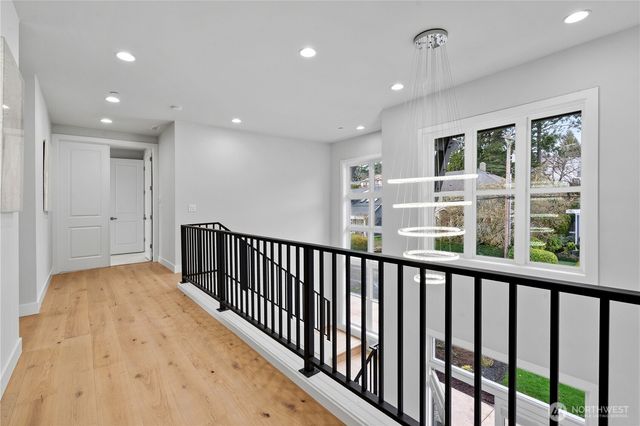 2423 63rd Ave SE, Mercer Island, WA 98040