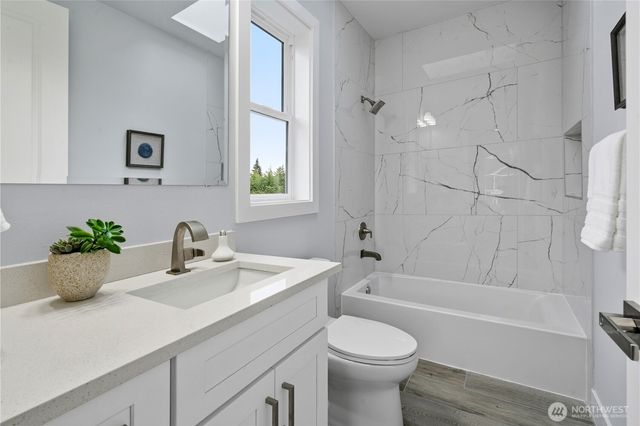 2423 63rd Ave SE, Mercer Island, WA 98040