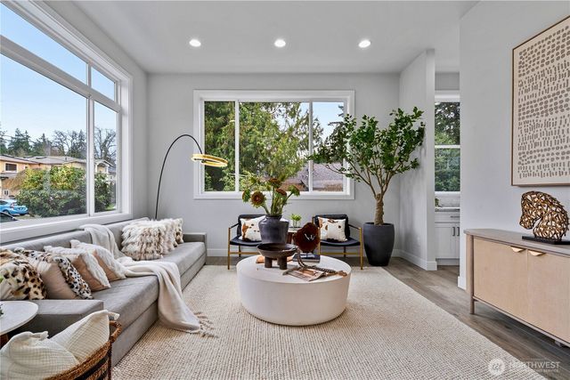 2423 63rd Ave SE, Mercer Island, WA 98040