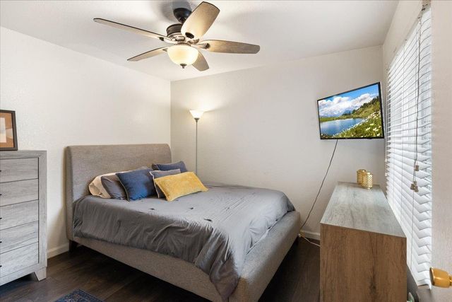 1581 W Swain Rd, Stockton, CA 95207