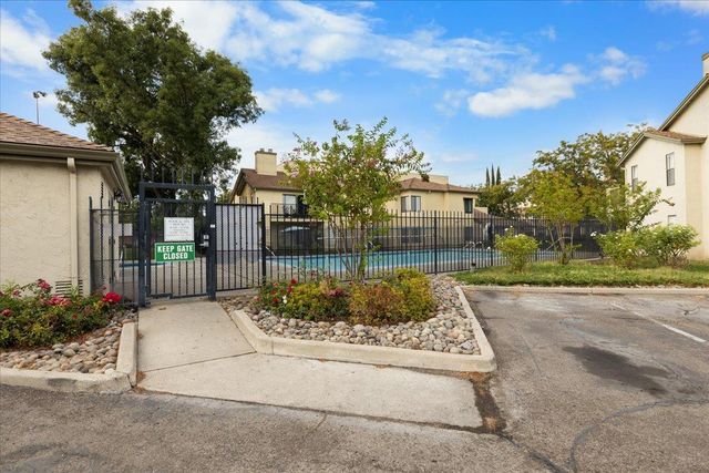 1581 W Swain Rd, Stockton, CA 95207