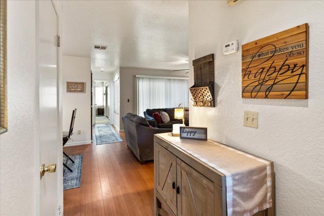 1581 W Swain Rd, Stockton, CA 95207