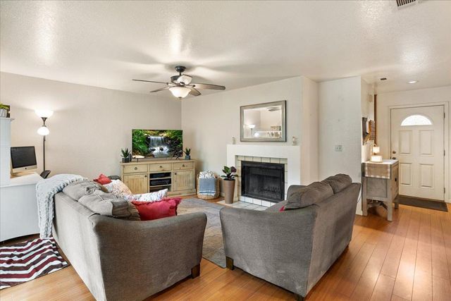 1581 W Swain Rd, Stockton, CA 95207