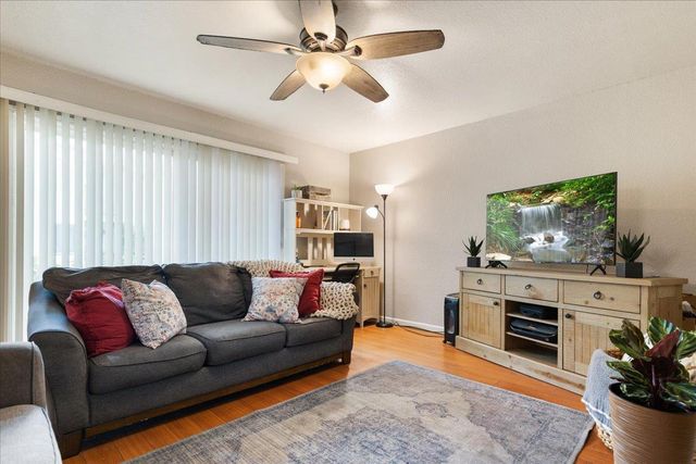 1581 W Swain Rd, Stockton, CA 95207