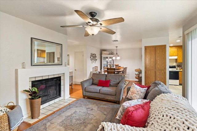 1581 W Swain Rd, Stockton, CA 95207