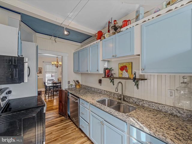 9872 WINCHESTER AVE, Bunker Hill, WV 25413