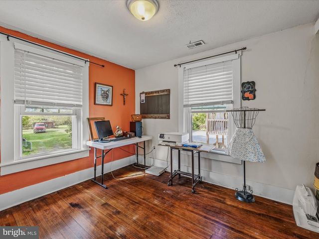 9872 WINCHESTER AVE, Bunker Hill, WV 25413