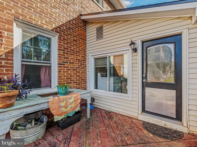 9872 WINCHESTER AVE, Bunker Hill, WV 25413