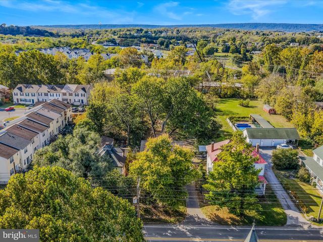 9872 WINCHESTER AVE, Bunker Hill, WV 25413