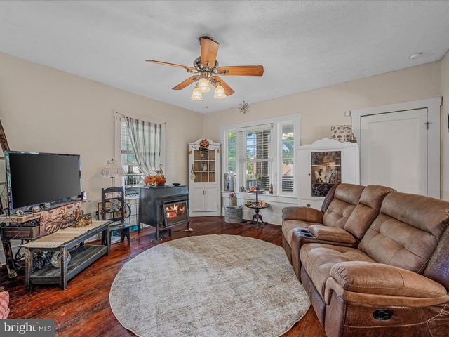 9872 WINCHESTER AVE, Bunker Hill, WV 25413