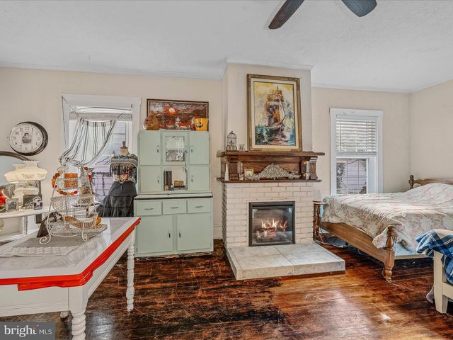 9872 WINCHESTER AVE, Bunker Hill, WV 25413
