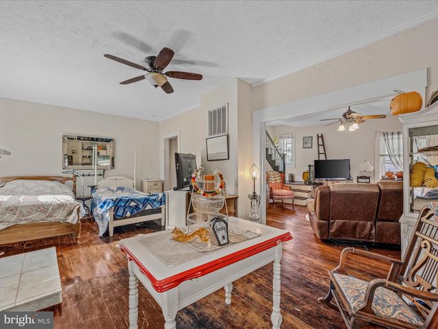 9872 WINCHESTER AVE, Bunker Hill, WV 25413