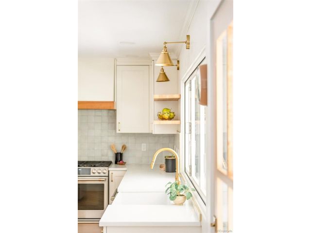 2980 S Holly Pl, Denver, CO 80222