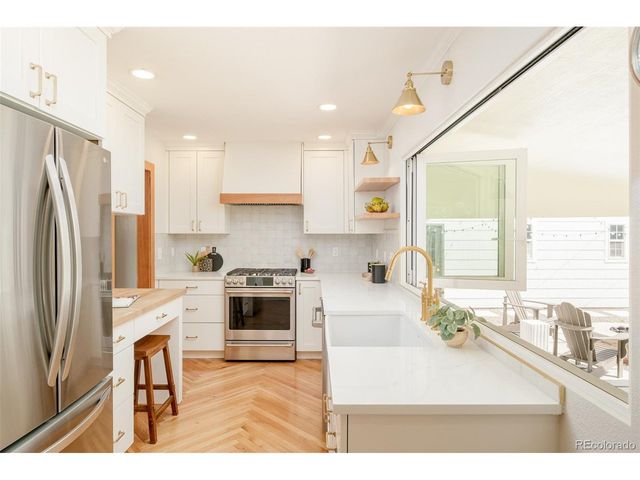 2980 S Holly Pl, Denver, CO 80222