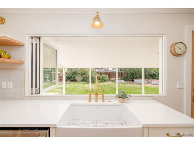 2980 S Holly Pl, Denver, CO 80222