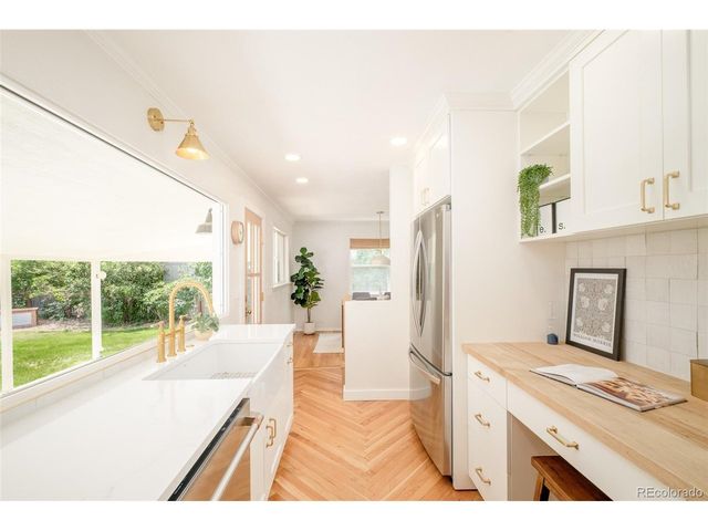 2980 S Holly Pl, Denver, CO 80222