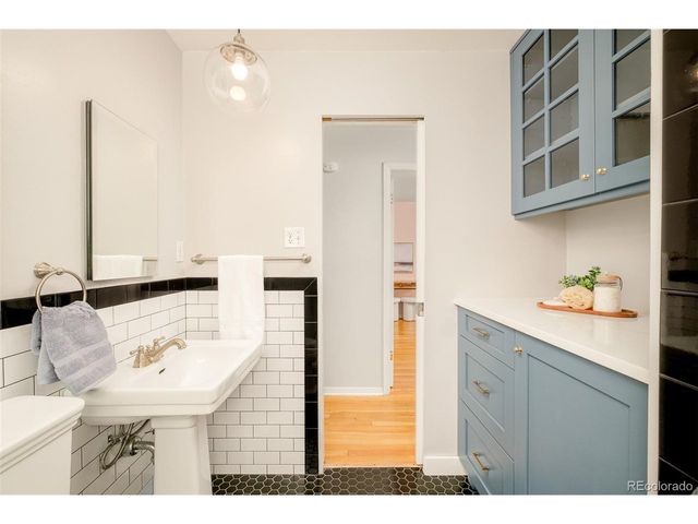 2980 S Holly Pl, Denver, CO 80222