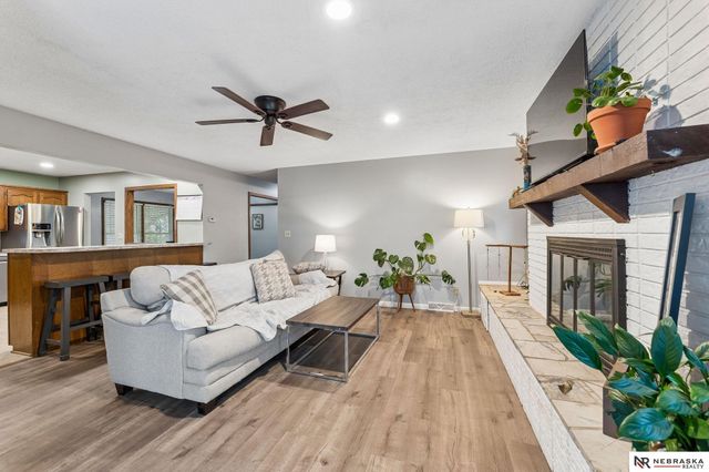 2450 N Ridge Road Drive, Fremont, NE 68025