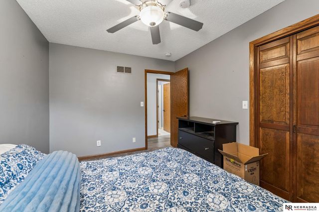 2450 N Ridge Road Drive, Fremont, NE 68025