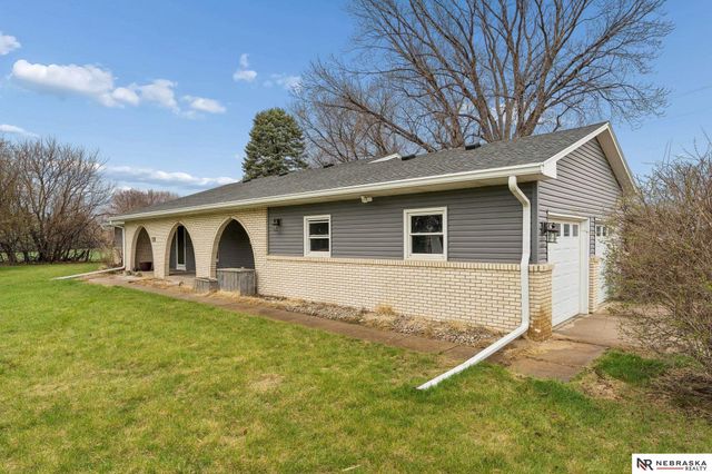 2450 N Ridge Road Drive, Fremont, NE 68025