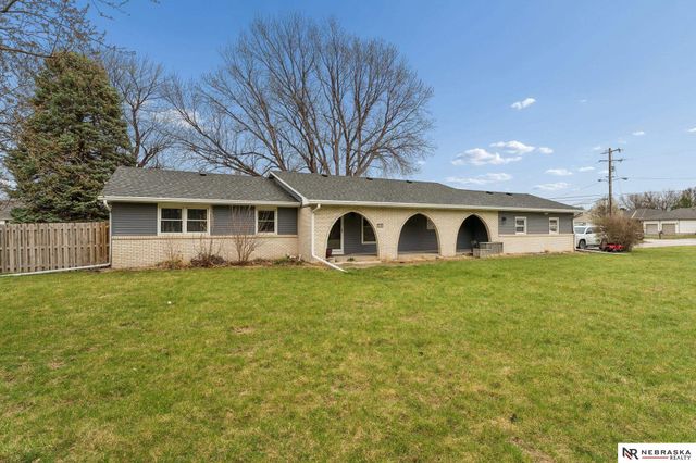 2450 N Ridge Road Drive, Fremont, NE 68025