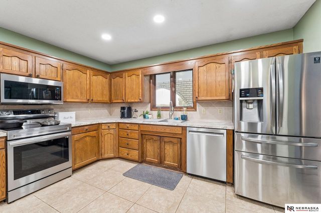2450 N Ridge Road Drive, Fremont, NE 68025