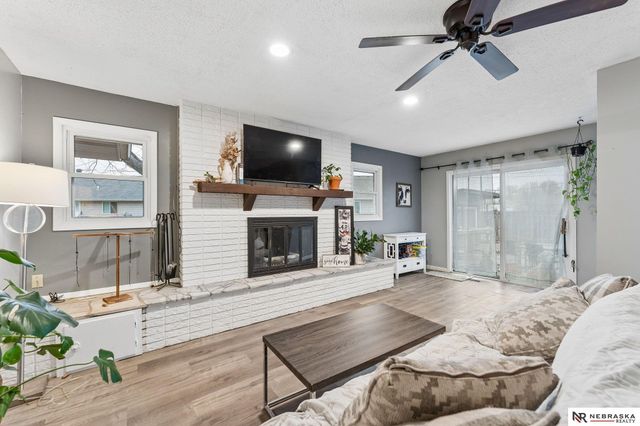 2450 N Ridge Road Drive, Fremont, NE 68025