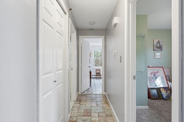 39 Lantern Lane 8, Dracut, MA 01826